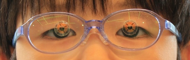 めがねのホシノ ぶっ壊れた 子供メガネ 子供の弱視治療メガネ